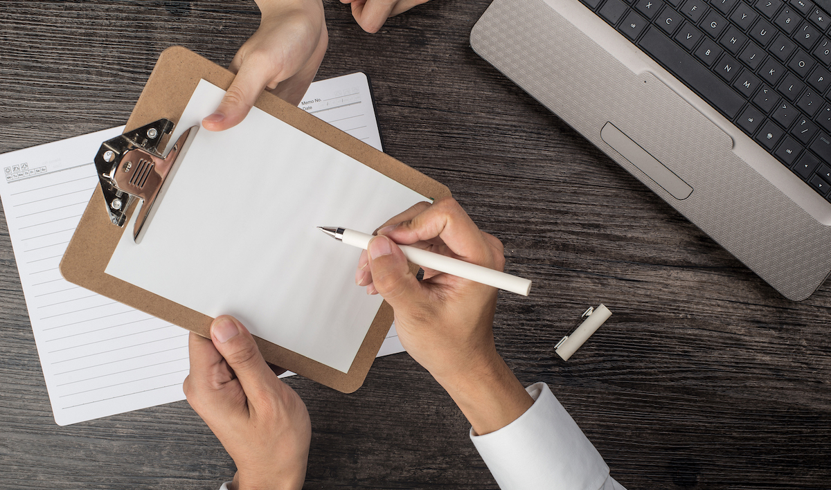 Bérszámfejtési tevékenységnél kell ügyfélátvilágítást végezni?